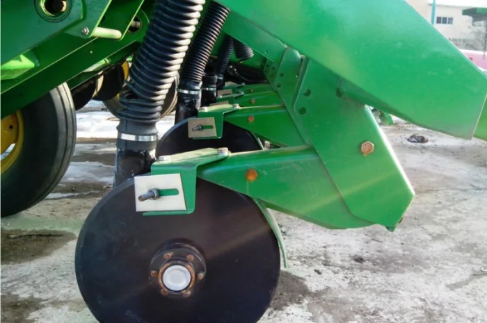 Туковый сошник в сборе John Deere, KINZE (AP2928, AA27458, AA57466)- фото № 2