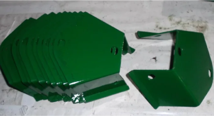 Кронштейн крепления чистиков тукового сошника John Deere- фото № 2