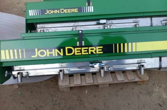 Туковые баки зерновых сеялок John Deere- фото № 2