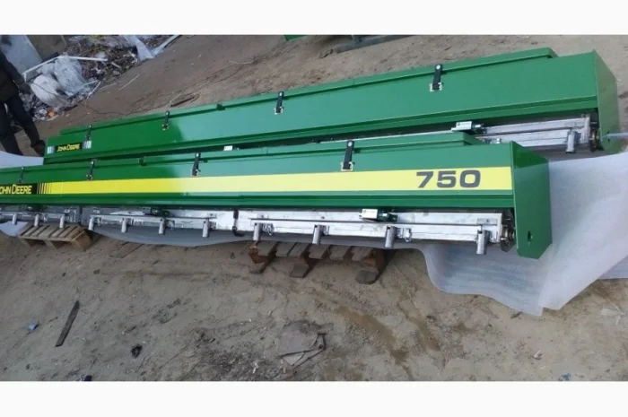 Туковые баки зерновых сеялок John Deere- фото № 3