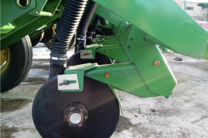 Туковый сошник/апликатор для минудобрений в сборе John Deere, KINZE- фото № 2