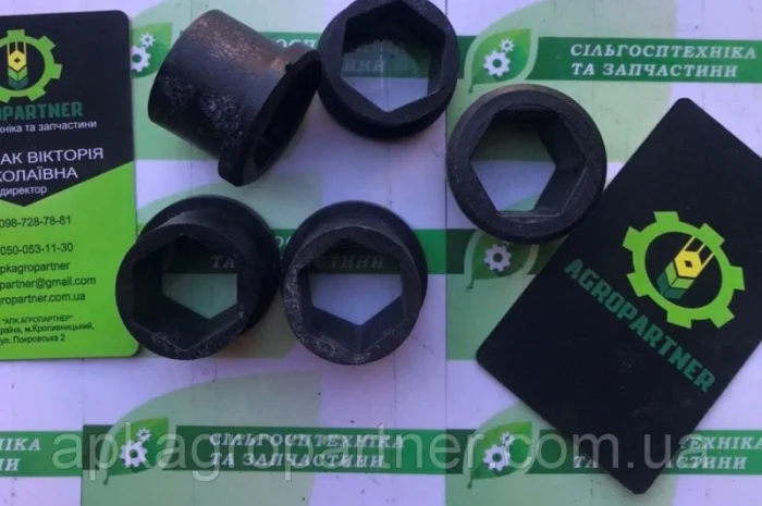 Втулка СУПК 00.011 шестигранная (пластик) УПС- фото № 2