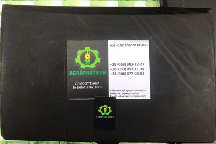 Крышка бункера 509.046.0041 аппарата туковысевающего (пластмассовая) ВЕСТА, СУПН, УПС, КРН- фото № 1