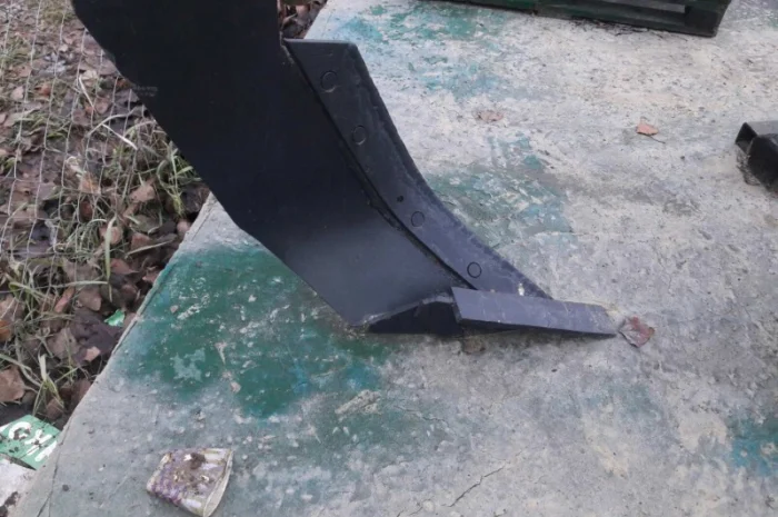 Стойка Параплау Пароплава глубокорыхлителя на ПЛН- фото № 1