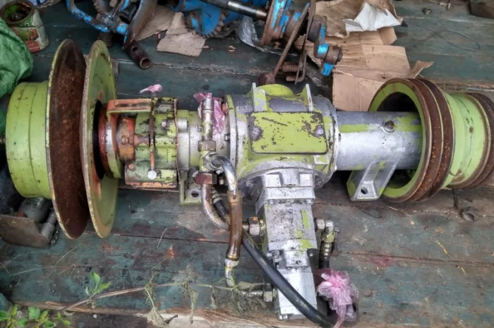 Продам для косилки Е-303 Fortschritt редуктор з гідронасосами та багато запчастин- фото № 4