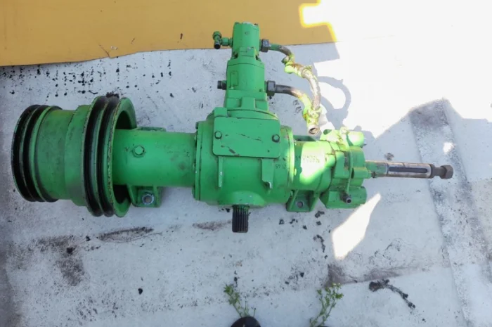 Для косарки Fortschritt E-303 конічний редуктор середній з гідронасосами і біноклем- фото № 2