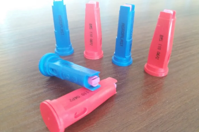 Двухструйный распылитель фирмы Agroplast- фото № 1