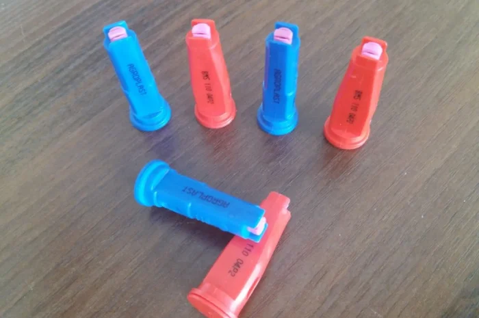 Двухструйный распылитель фирмы Agroplast- фото № 2