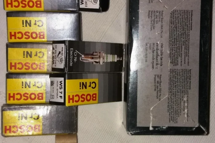 Свеча зажигания Bosch Germany для бензопил- фото № 3