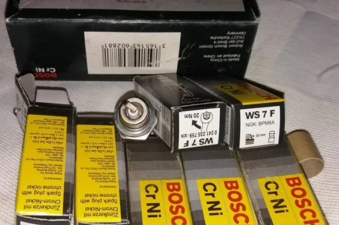 Свеча зажигания Bosch Germany для бензопил- фото № 5