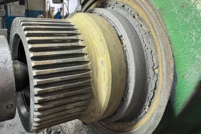 Кулаки поворотні трактора John Deere R135865 Відновлення, реставрація- фото № 1