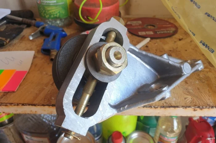 Устройство натяжное компрессора ЯМЗ (75110-3509300-000) 7511.3509300- фото № 2