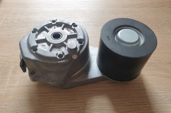 Натягувач ременя приводу генератора JD7830/8430/8335R/9510R (DZ10469/RE243199- фото № 2