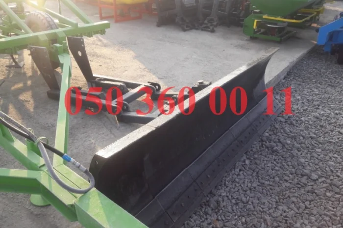 Дорожный отвал, убирает снег, на ЮМЗ и МТЗ- фото № 1