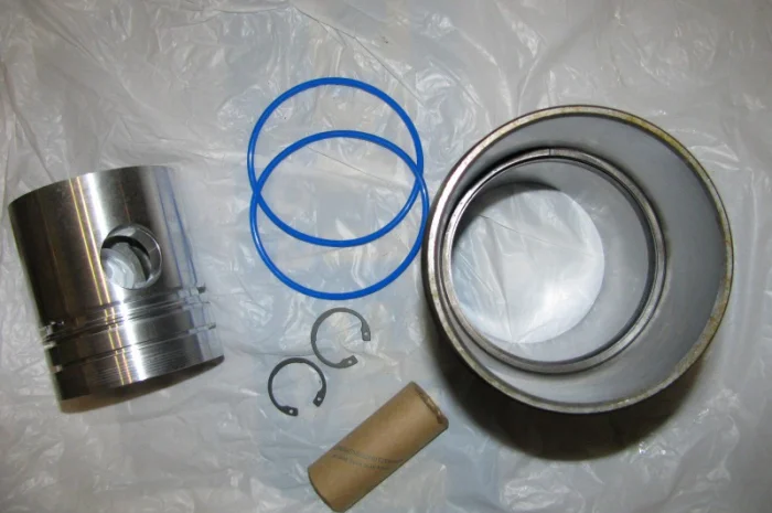 Поршнева група ZETOR на навантажувачі UNC 060 / UNC 061 / UN-053 / UNO-180- фото № 1