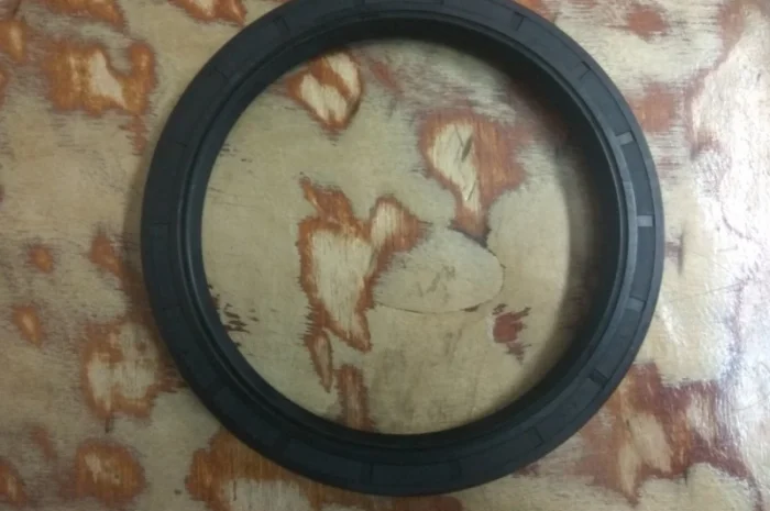 Сальник 140-170-15- фото № 2