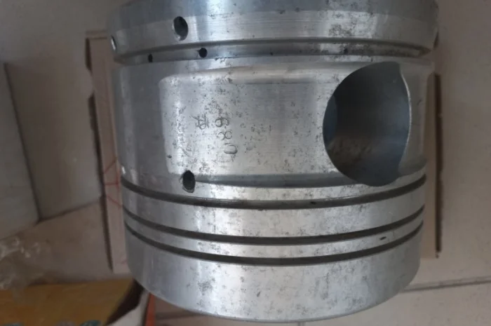 Поршень дизелей 1Д6, У1Д6, 3Д6, 7Д6, 1Д12, 7Д12, УТД-20, В-46 в Львов, Киев, Житомир, Ужгород, Днепр- фото № 1