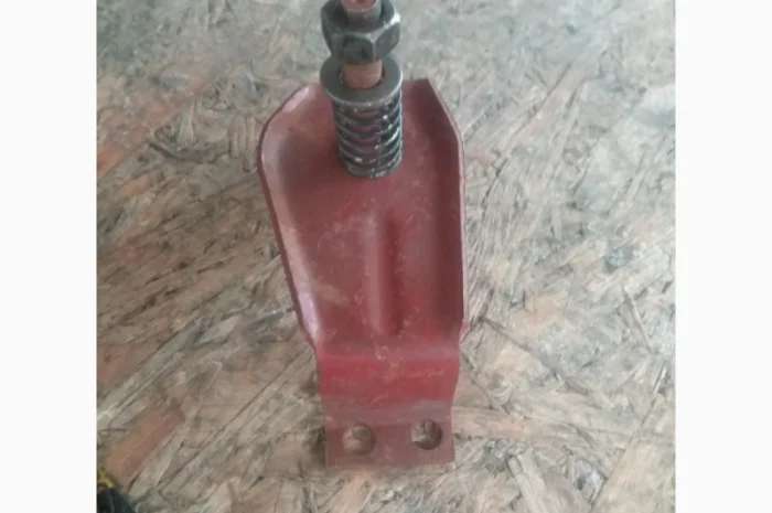 Опора радиатора МТЗ (70У-1301190/80)- фото № 1