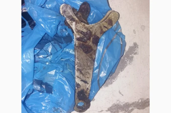 Пластина запорная ДТ-75 (77.38.186) вилка барабана тормозного- фото № 1