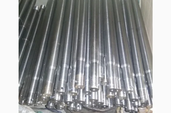 Вал навески нижний ЮМЗ-6 (45-4605097)- фото № 1