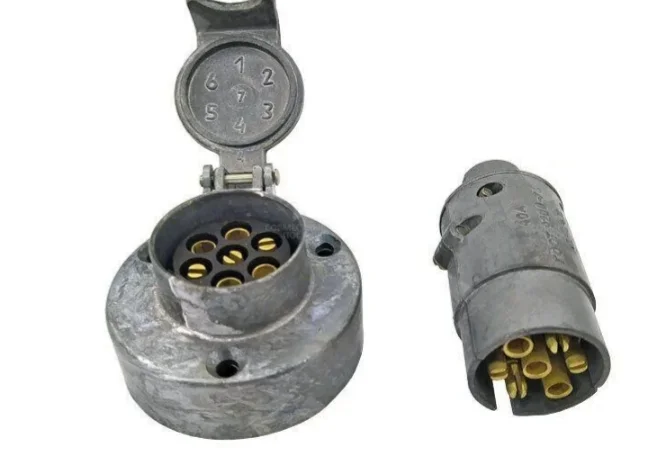 Разьем прицепа тракторного ПТС-4, ПТС-9 (папа+мама)- фото № 1