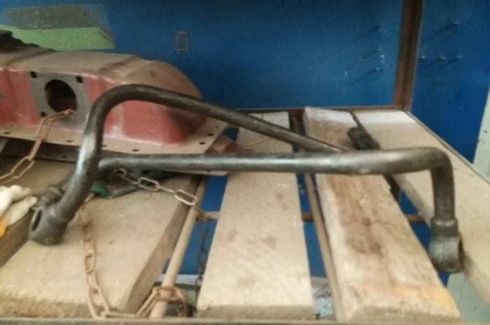 Трубка масляного насоса СМД-18 под стартер- фото № 1