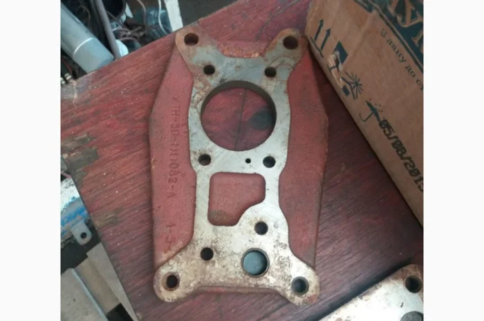 Плита крепления топливного насоса ТНВД ЮМЗ-6 (Д-65)- фото № 1