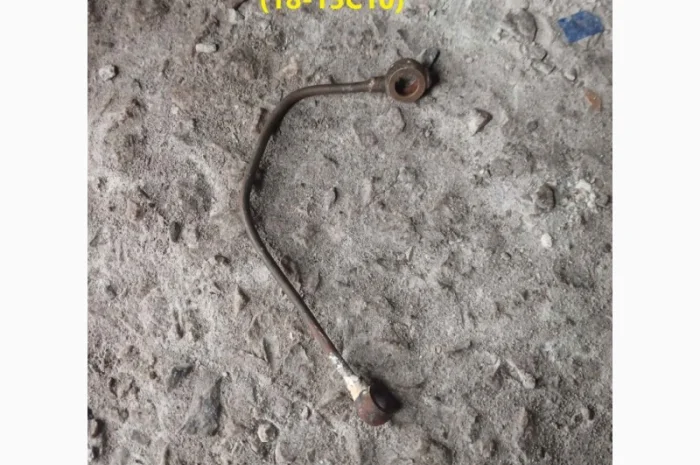 Трубка сливная с четвертой форсунки на фильтр СМД 18-22 (18-15С10)- фото № 1