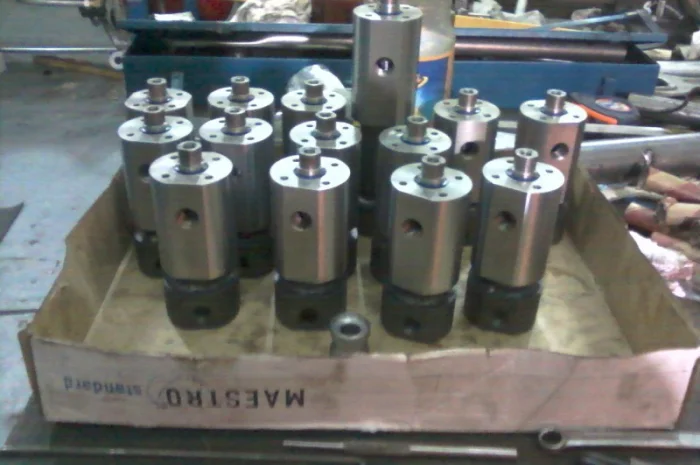 Ремонт гидроцилиндров погрузчиков Маниту(MANITOU), Терекс(Terex), Caterpillar, Volvo, Merlo- фото № 2