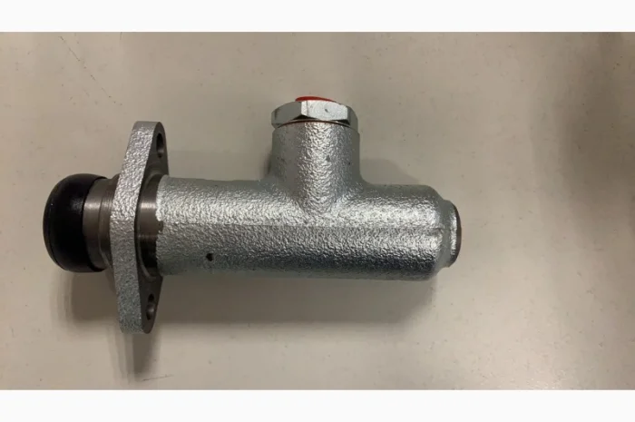 Головний гальмівний циліндр до трактора ZTS, ZETOR- фото № 1