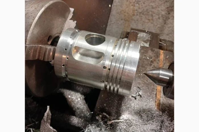 Поршень дизелей 2Ч8.5/11, 4Ч8.5/11, 1Д6, 1Д12, 3Д6, В-46 в Ужгород, Львов, Хмельницкий, Киев- фото № 1