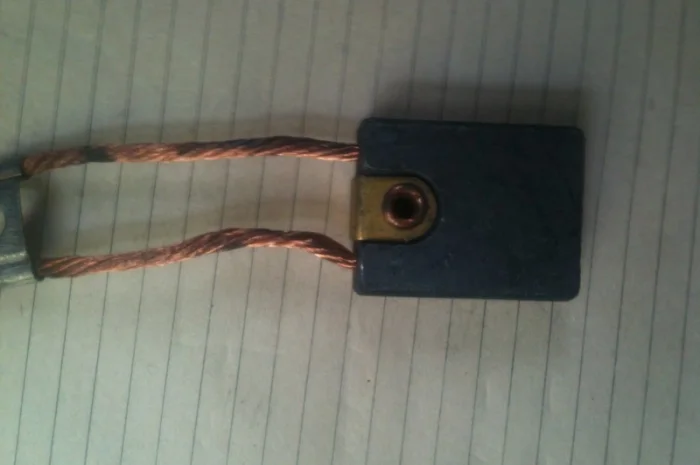 Щітки для стартерів вантажних автомобілів и тракторів- фото № 3