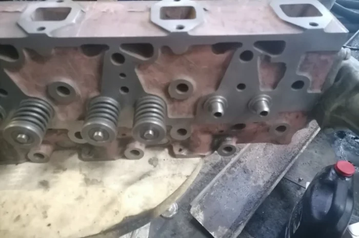 Головка блоку циліндрів TATRA UDS-114 на двигун Z8602- фото № 4