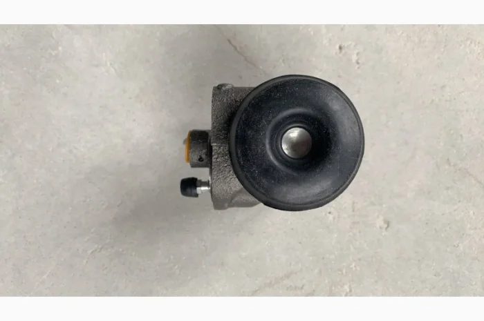 Робочий гальмівний циліндр AVIA 31- фото № 4