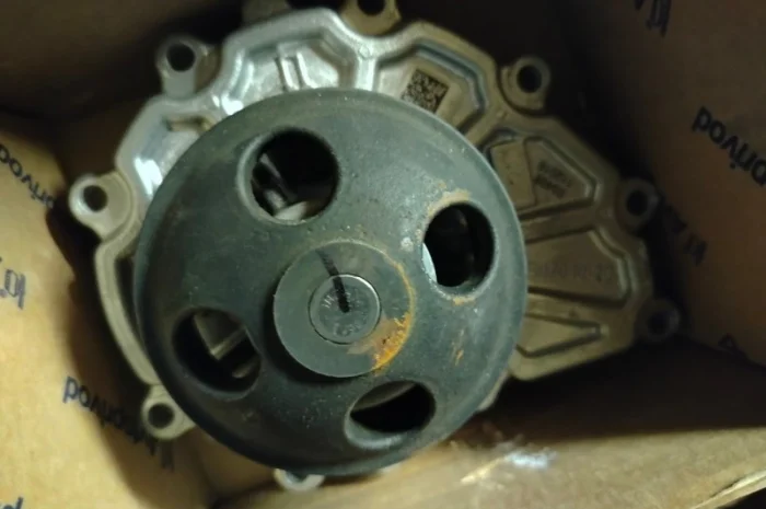 Насос водяной ЯМЗ 536-1307010-20- фото № 1