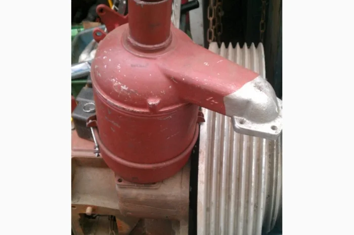 Корпус воздушного фильтра ЮМЗ- фото № 1