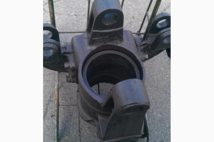 Корпус шарнира Т-150 (151.30.018-3) (пушка)- фото № 1