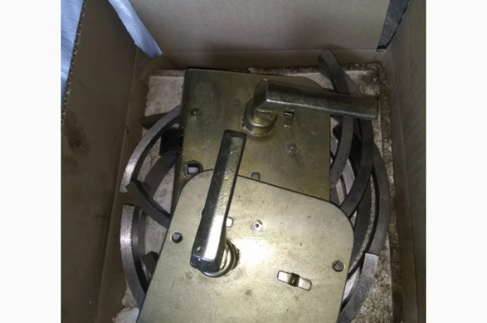 Замок двери Т-150 в сборе- фото № 1