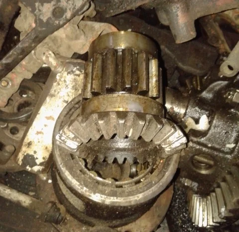 Шестерня полуоси заднего моста ЮМЗ-6 36-2403048- фото № 1