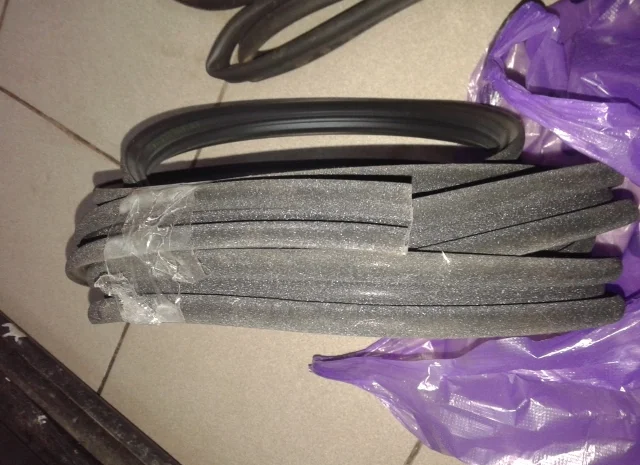 Уплотнение стекла двери Т-150 (бархатка)- фото № 2