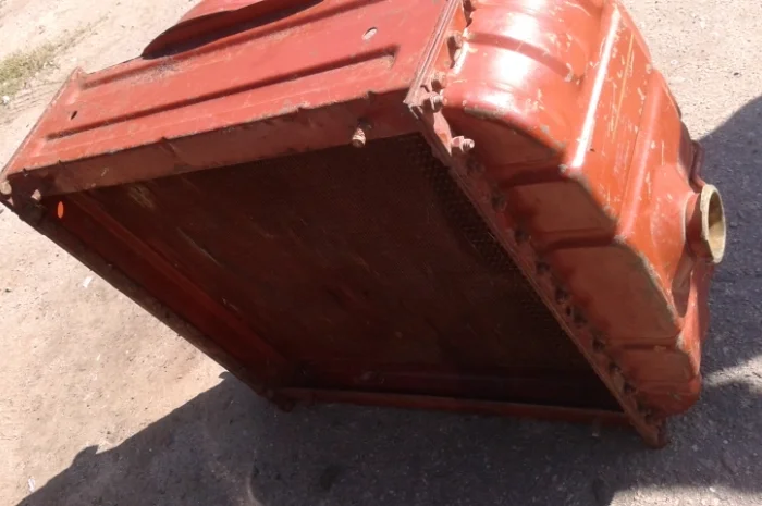 Радиатор ЮМЗ (новый СССР, латунь)- фото № 2