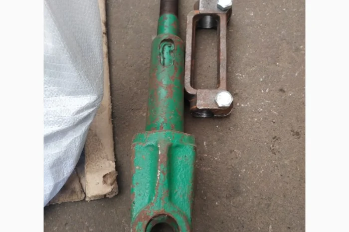 Вилка центрального винта Т-150 (завод)- фото № 1