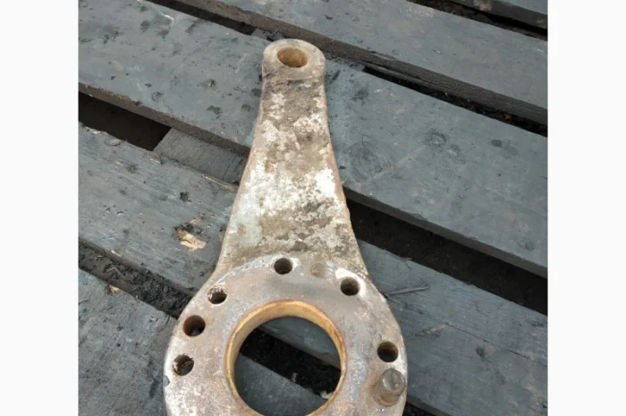 Кулак поворотный ХТЗ-121 (нижний)- фото № 1