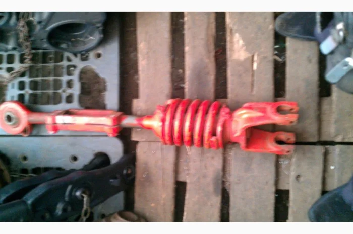 Винт центральный ХТЗ, Т-150 (нового образца)- фото № 3