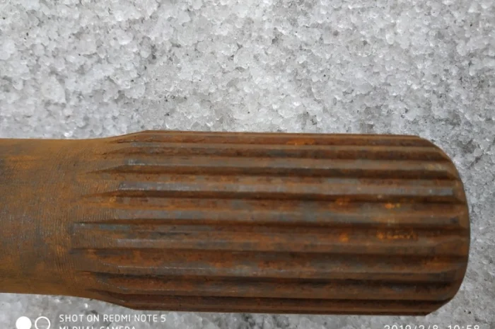 Вал заднего моста ДТ-75 СССР- фото № 2