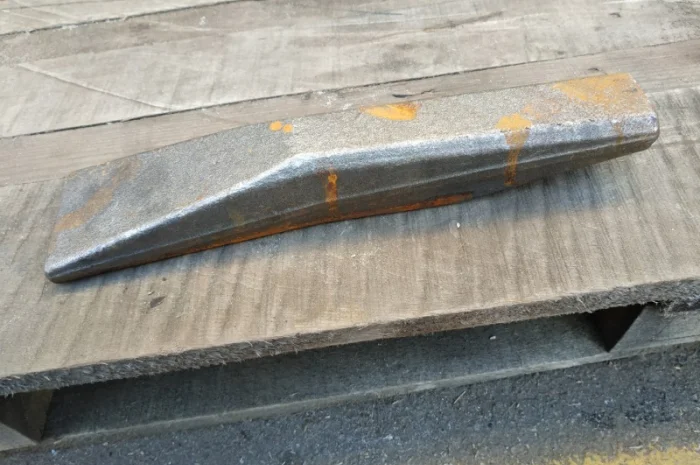 Зуб ковша экскаватора МТЗ, ЮМЗ- фото № 1