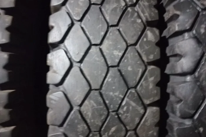 Бу шина 280-508 (10.00-20) ромб на камаз, Зил (Кама, Белшина, Росава)- фото № 2