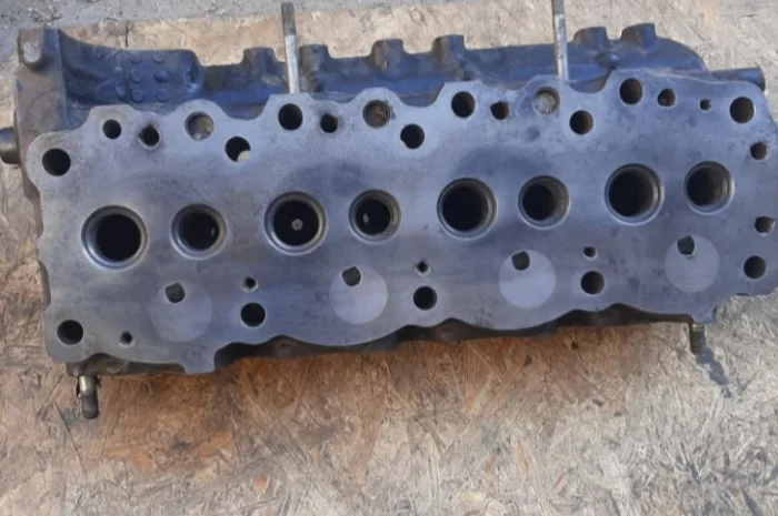 Головка блока двигателя исузу 4FE1 погрузчик камацу- фото № 2