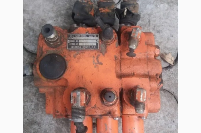Гидрораспределители к вилочным погрузчикам тоета тсм камацу- фото № 1