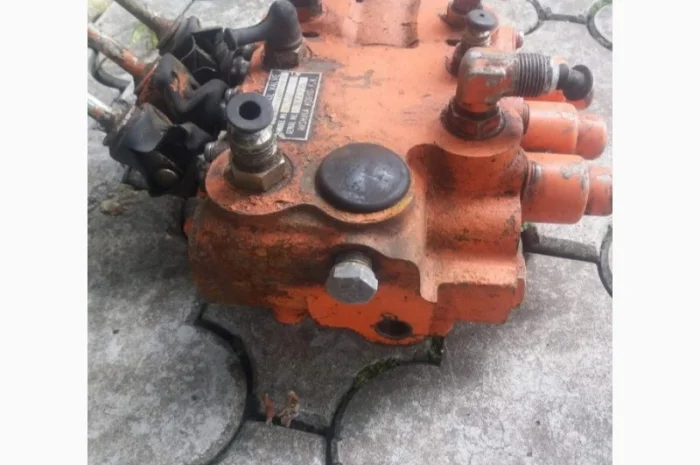 Гидрораспределители к вилочным погрузчикам тоета тсм камацу- фото № 2